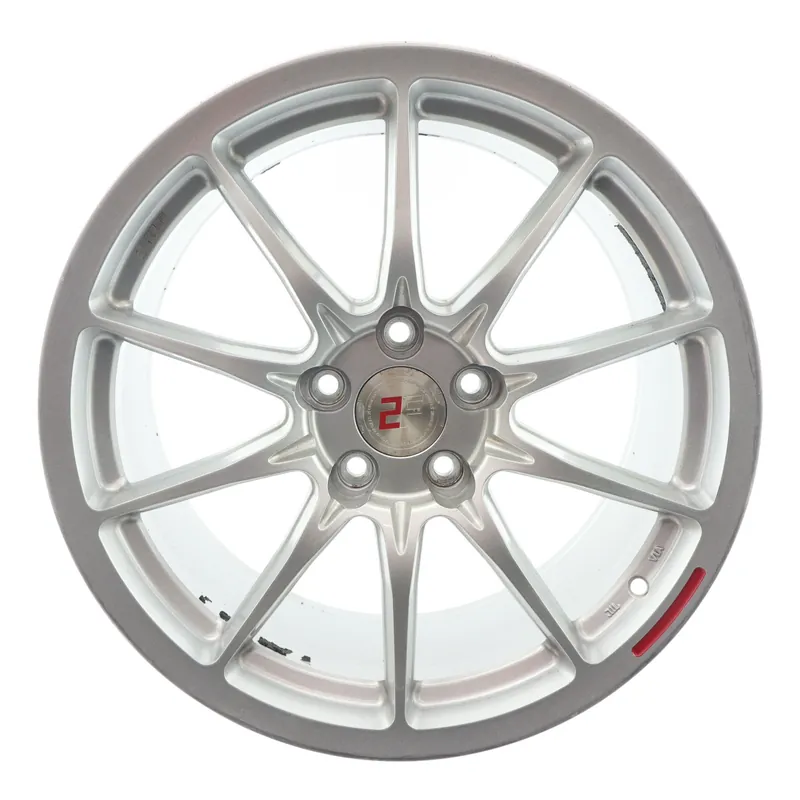 Últimas Unidades 2Forge Llanta Aleación Plata VIA 18" 8.5J